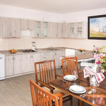 Lovely In Cista Velika With Kitchen Ferienhaus Velika Cista (Sibenik-Knin)