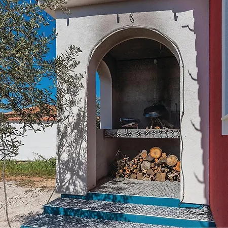 Four-bedroom In Cista Velika Velika Cista (Sibenik-Knin)