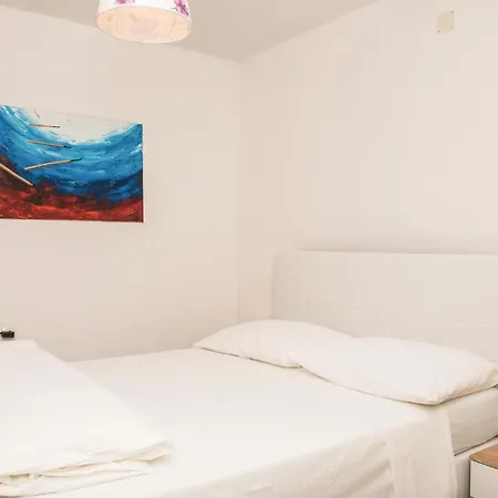 Four-bedroom In Cista Velika Velika Cista (Sibenik-Knin)