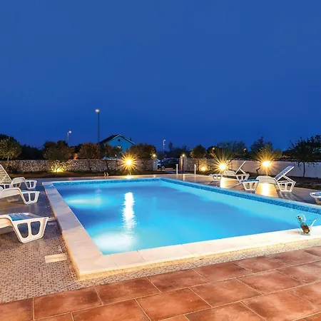 Four-bedroom In Cista Velika * Velika Cista (Sibenik-Knin)