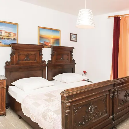 Ferienhaus Lovely In Cista Velika With Kitchen *