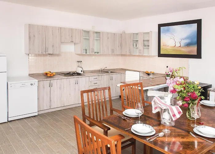 Four-bedroom In Cista Velika Ferienhaus Velika Cista (Sibenik-Knin)