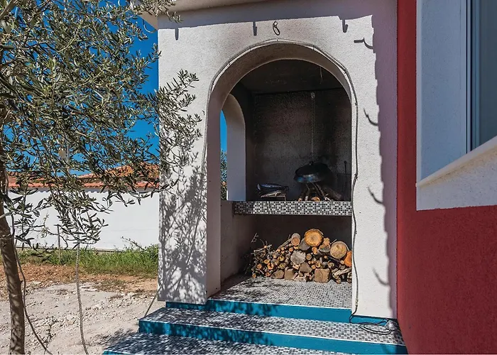 Four-bedroom In Cista Velika Velika Cista (Sibenik-Knin)