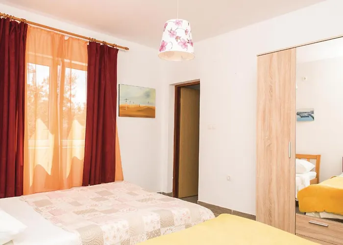 Ferienhaus Four-bedroom In Cista Velika *