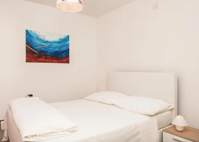 Four-bedroom In Cista Velika Velika Cista (Sibenik-Knin)