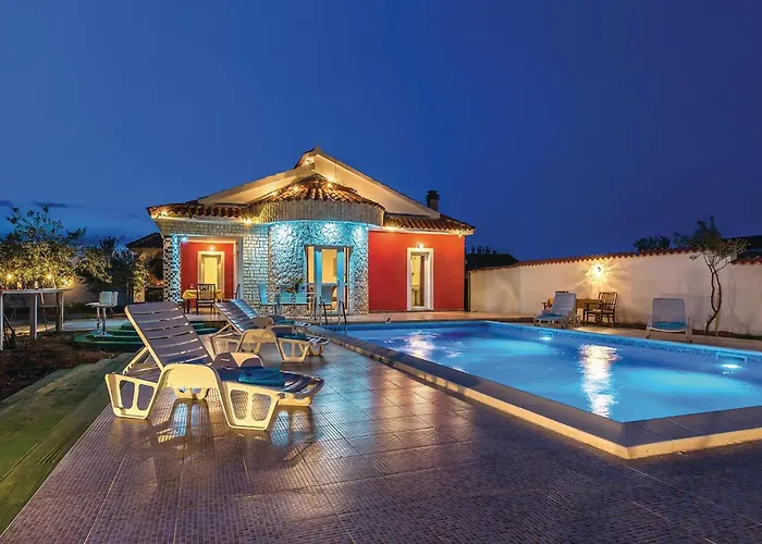 Vakantiehuis Four-bedroom In Cista Velika