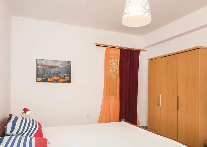 Four-bedroom In Cista Velika *