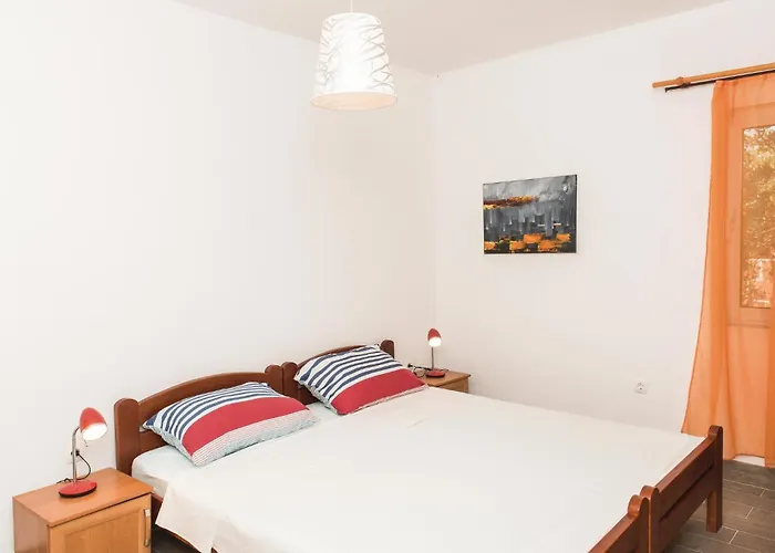 Vakantiehuis Four-bedroom In Cista Velika Velika Cista (Sibenik-Knin)